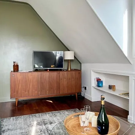 Au Pied Du Chateau Διαμέρισμα Βερσαλλίες