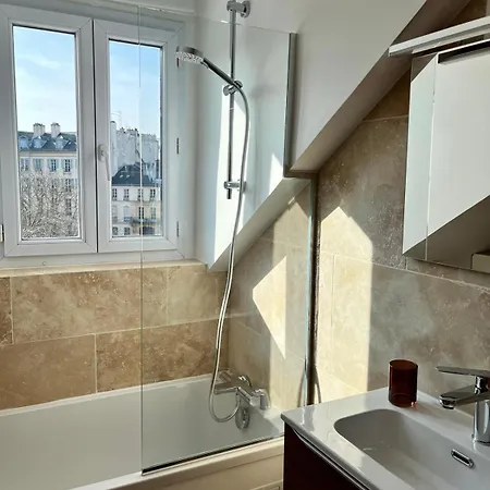 Au Pied Du Chateau * Βερσαλλίες